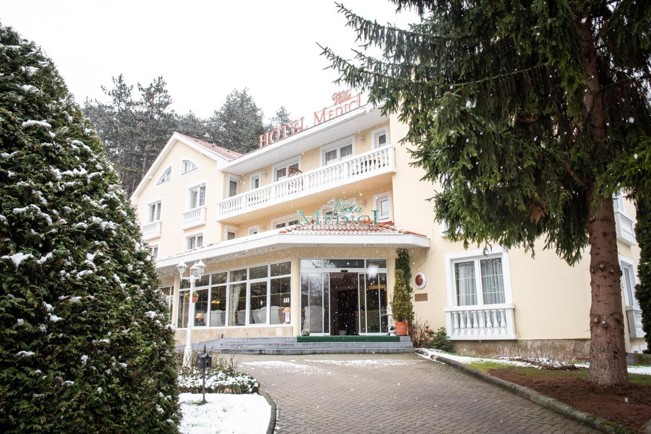 Villa Medici Hotel & Restaurant Veszprem Exterior photo