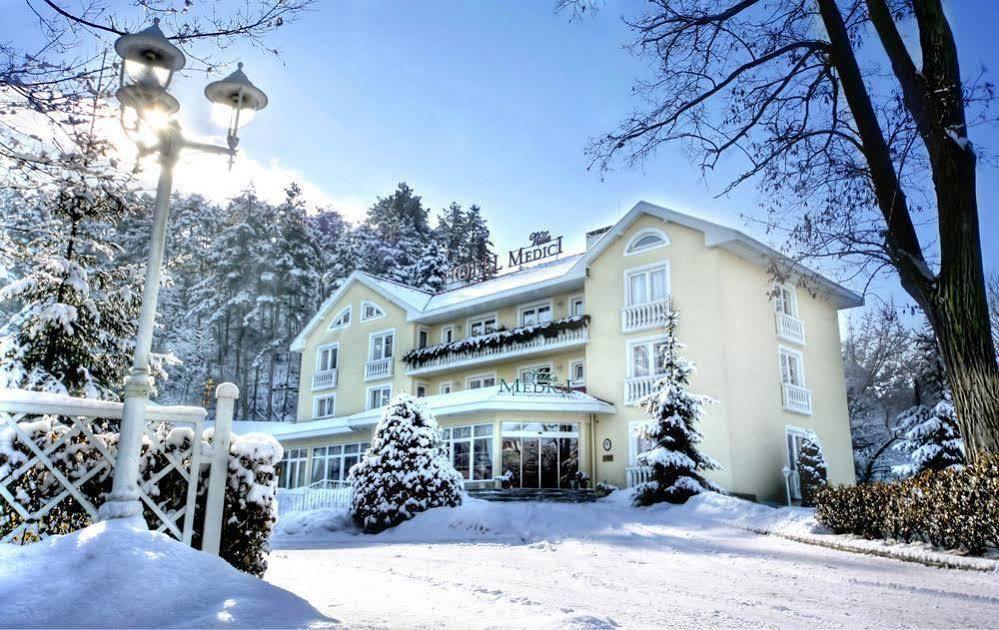 Villa Medici Hotel & Restaurant Veszprem Exterior photo